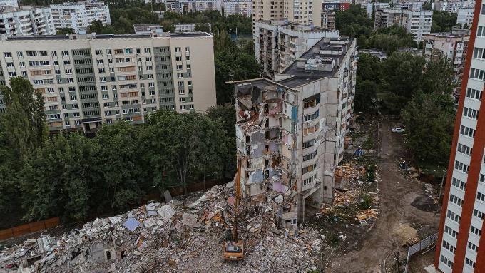 У Харкові розпочали демонтаж зруйнованих будинків